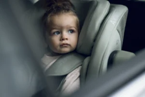 Axkid Minikid 4 MAX - столче за кола от 6 месеца до 7 години